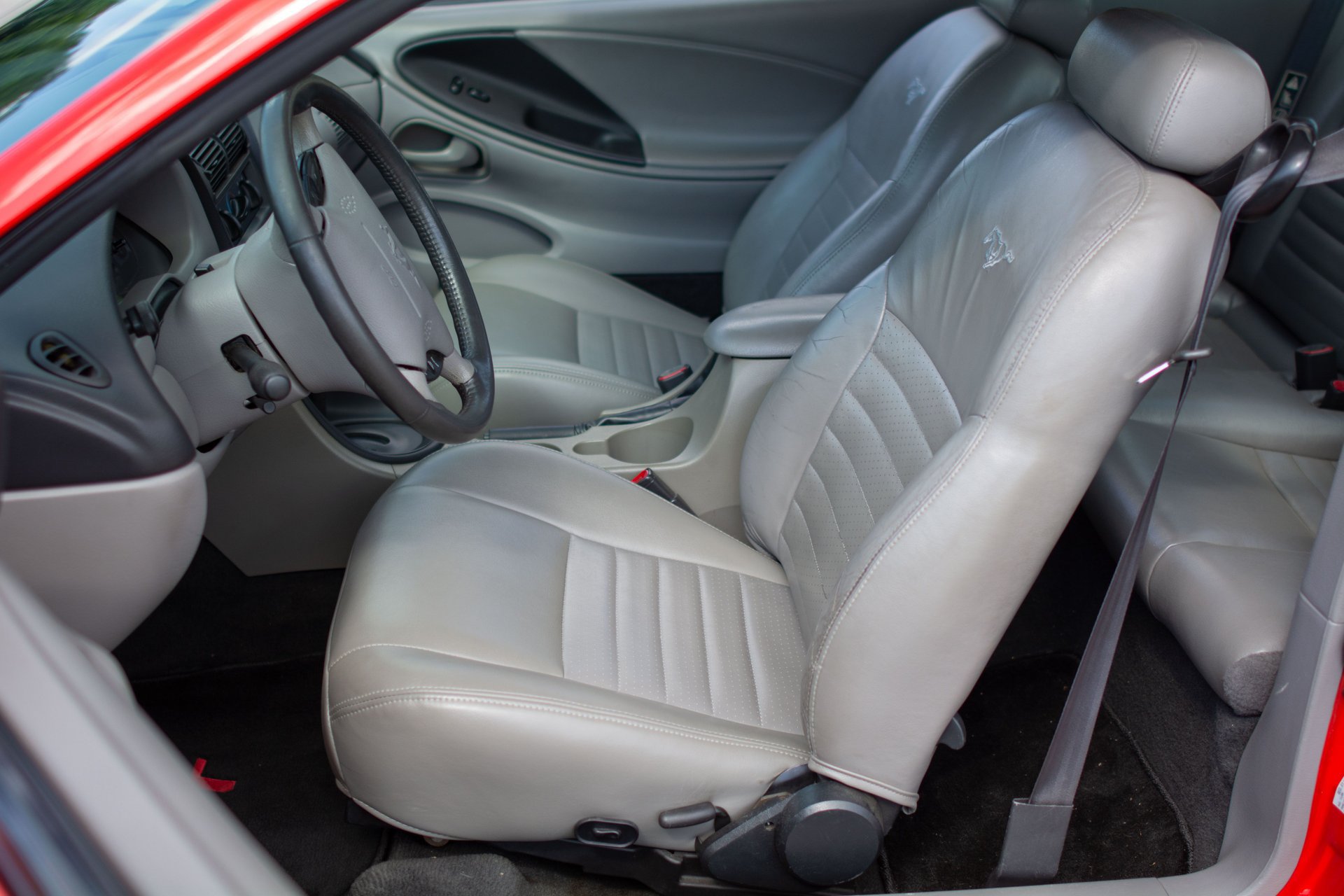 Used 2001 Ford Mustang GT RWD image 26