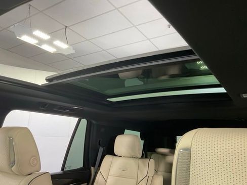 Certified 2024 Cadillac Escalade Premium Luxury w/ Performance Package image 22