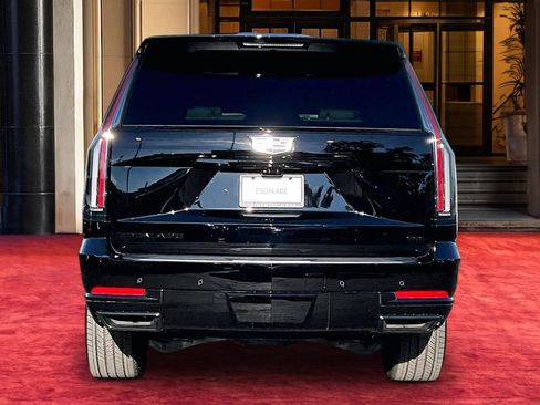 New 2026 Cadillac Escalade Platinum Sport w/ LPO, ONYX Package AWD/4WD image 5