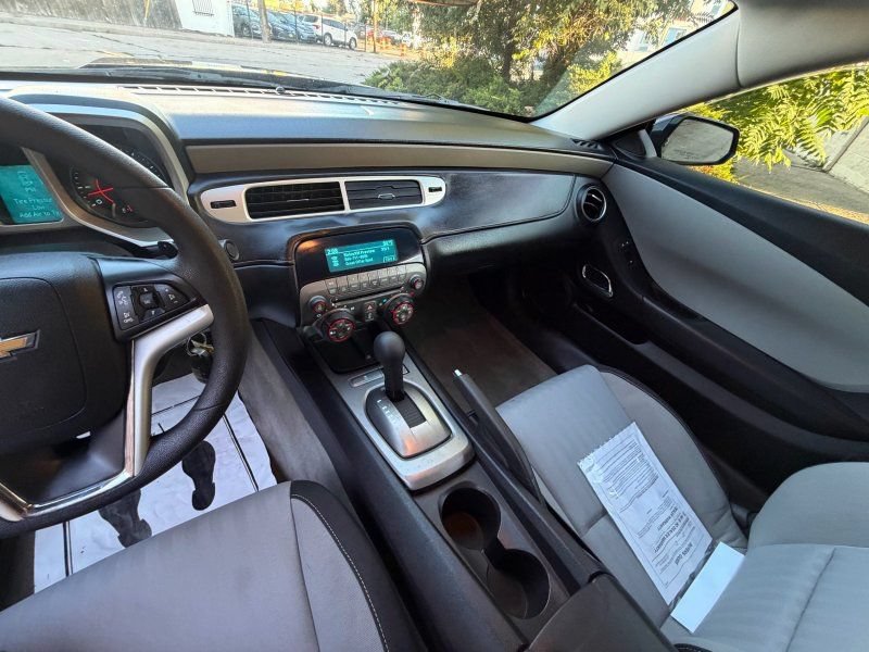 Used 2013 Chevrolet Camaro LS RWD image 15