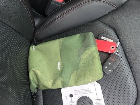 Used 2022 Jeep Compass Limited image 25