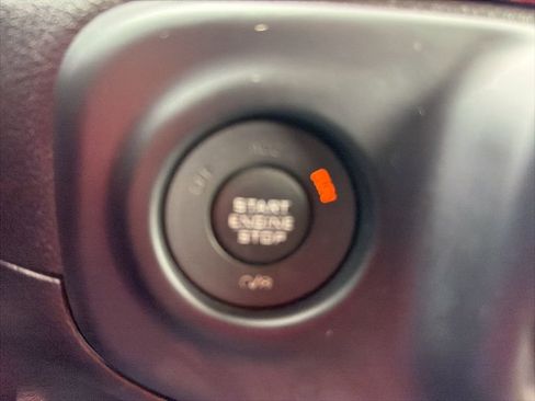 Used 2018 Jeep Wrangler Unlimited Sahara AWD/4WD image 26