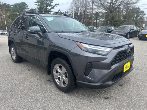 Used 2022 Toyota RAV4 XLE AWD/4WD image 3