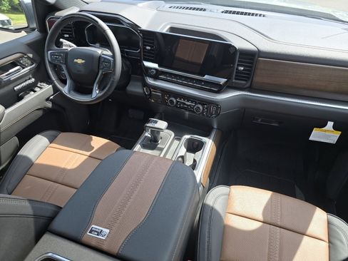 New 2026 Chevrolet Silverado 1500 High Country AWD/4WD image 15