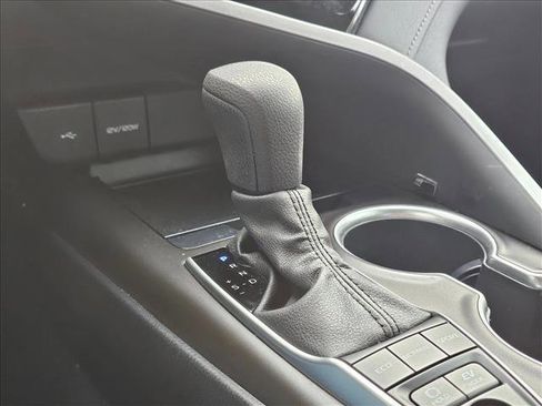 Used 2022 Toyota Camry LE image 27