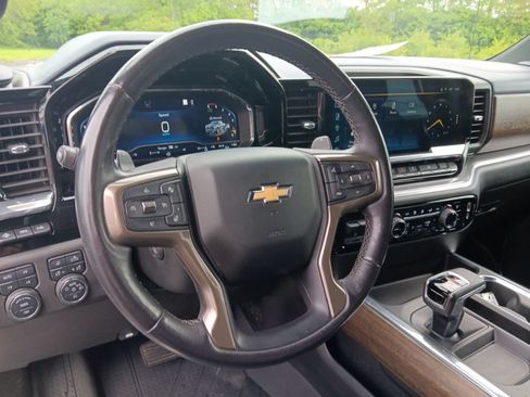 Used 2023 Chevrolet Silverado 1500 High Country w/ Technology Package AWD/4WD image 14