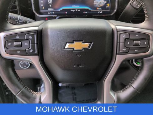 Used 2025 Chevrolet Silverado 1500 LT AWD/4WD image 11