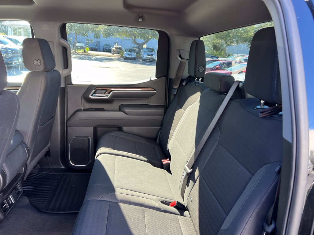 Used 2025 Chevrolet Silverado 1500 LT RWD image 12