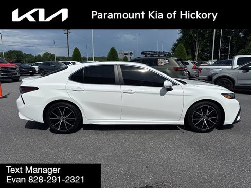Used 2023 Toyota Camry SE AWD/4WD image 8