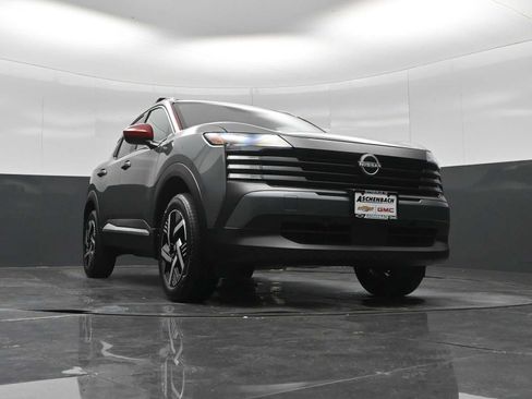 Used 2026 Nissan Kicks SV w/ Interior Electronics Package FWD image 19
