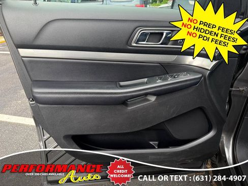 Used 2018 Ford Explorer XLT image 27