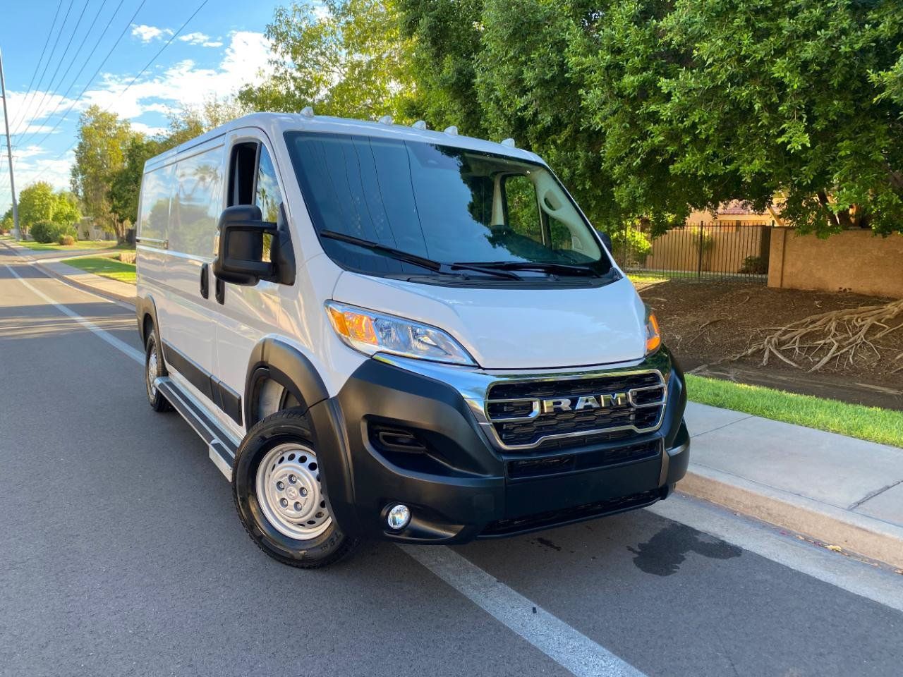 Used 2025 RAM ProMaster 2500 w/ U-Haul Equipment Group FWD image 2