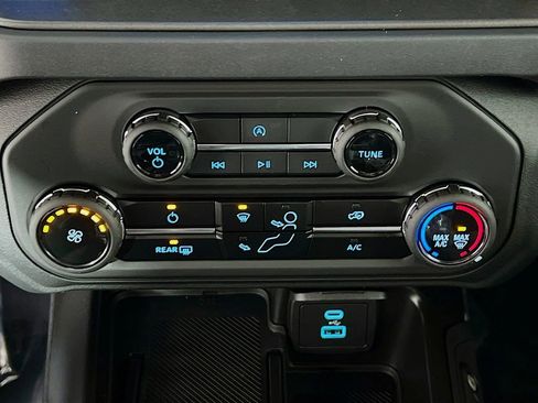 New 2025 Ford Bronco 4-Door image 9