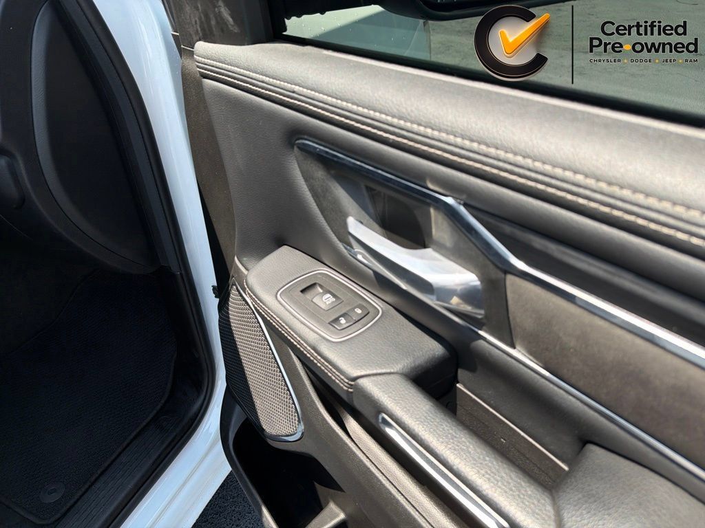 Used 2024 RAM 1500 Laramie AWD/4WD image 32