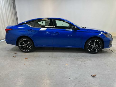 New 2025 Nissan Altima 2.5 SR image 8