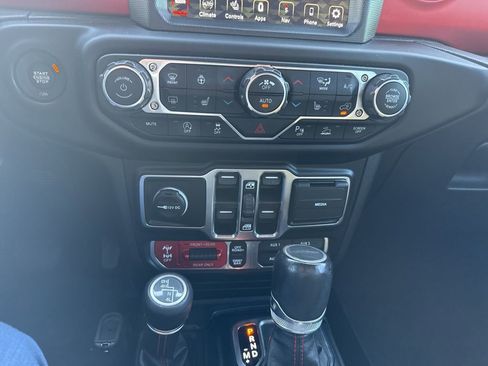 Used 2020 Jeep Gladiator Rubicon image 30