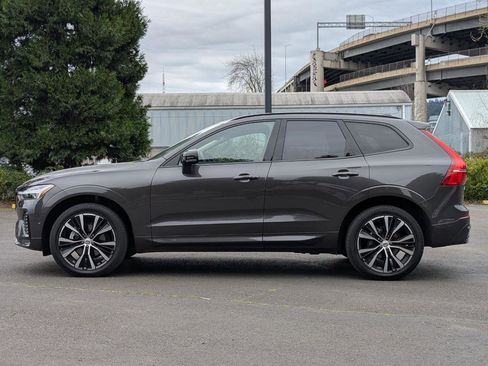 Used 2025 Volvo XC60 B5 Plus image 4