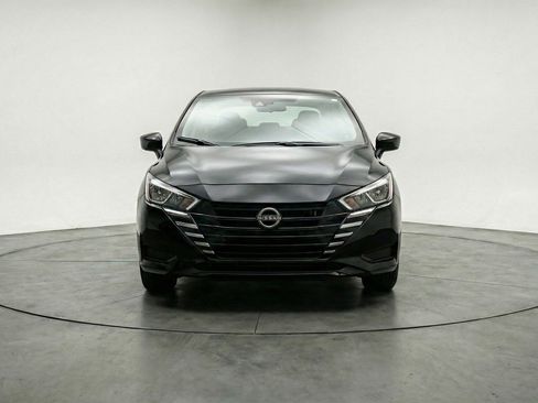 Used 2025 Nissan Versa SV FWD image 2