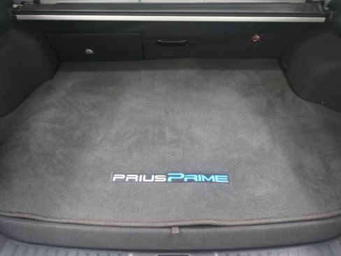 Used 2022 Toyota Prius Prime Limited FWD image 31