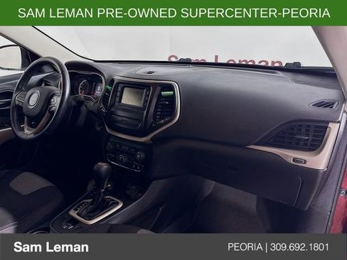 Used 2018 Jeep Cherokee Latitude w/ Cold Weather Group image 26