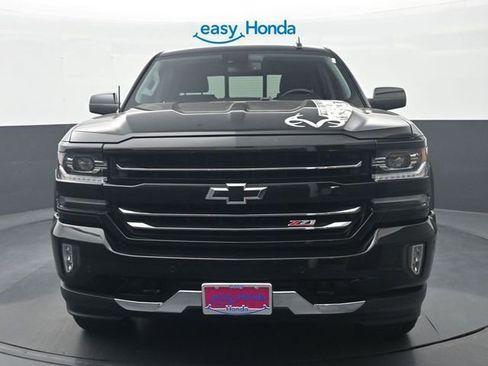 Used 2017 Chevrolet Silverado 1500 LTZ Z71 w/ Realtree Edition AWD/4WD image 3
