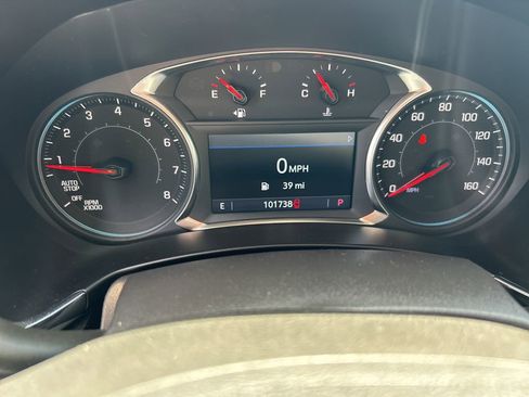 Used 2024 Chevrolet Equinox Premier w/ Redline Edition FWD image 9