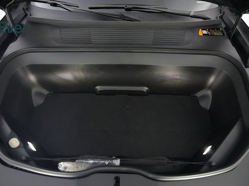 Used 2024 Rivian R1S Adventure AWD/4WD image 30