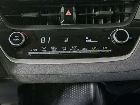 Used 2020 Toyota Corolla LE image 22