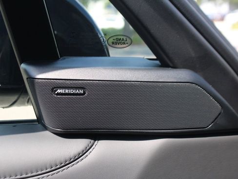 Used 2025 Land Rover Range Rover SE image 13