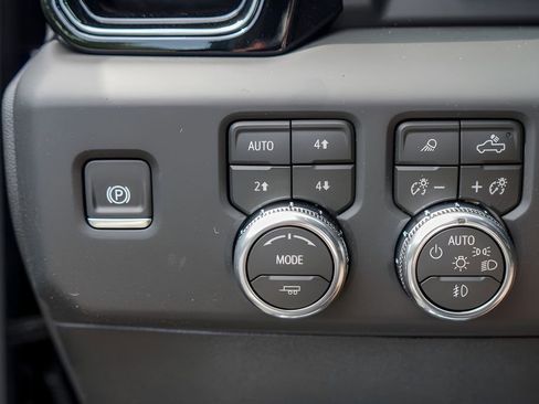 New 2026 GMC Sierra 2500 AT4 w/ AT4 Premium Plus Package AWD/4WD image 15