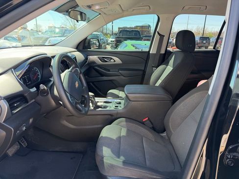 Used 2021 Chevrolet Traverse LS image 8