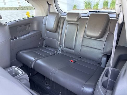 Used 2013 Honda Odyssey Touring Elite image 12