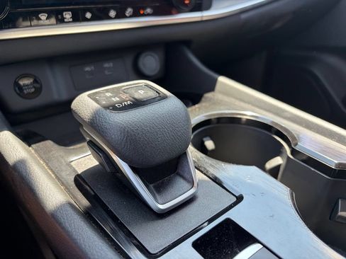 Used 2025 Nissan Rogue SV AWD/4WD image 7