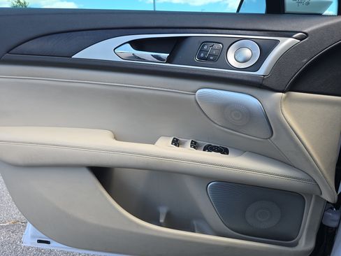 Used 2019 Lincoln MKZ Reserve w/ Luxury Package AWD/4WD image 26