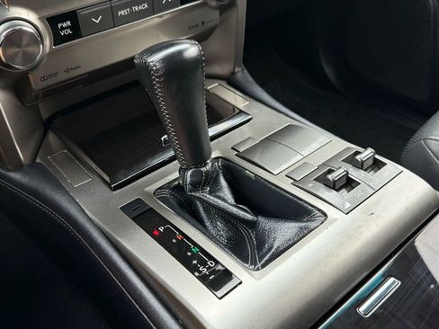 Used 2015 Lexus GX 460 w/ Navigation Package image 23