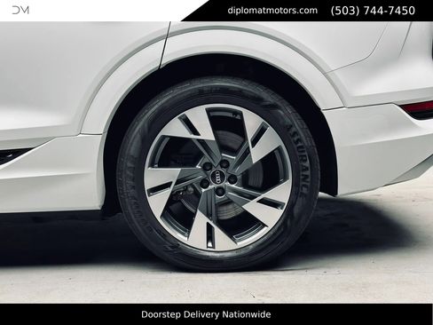 Used 2021 Audi e-tron Premium AWD/4WD image 43