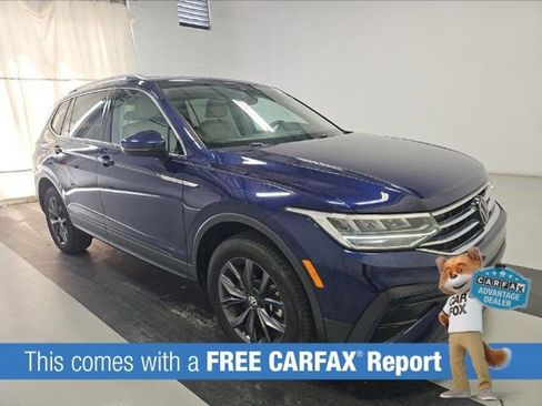 Used 2023 Volkswagen Tiguan SE image 2