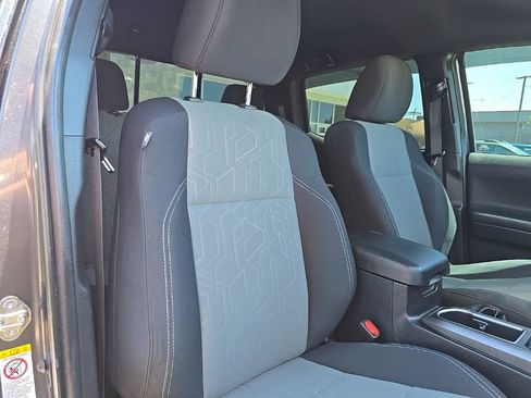 Used 2020 Toyota Tacoma TRD Off-Road w/ Technology Package AWD/4WD image 37