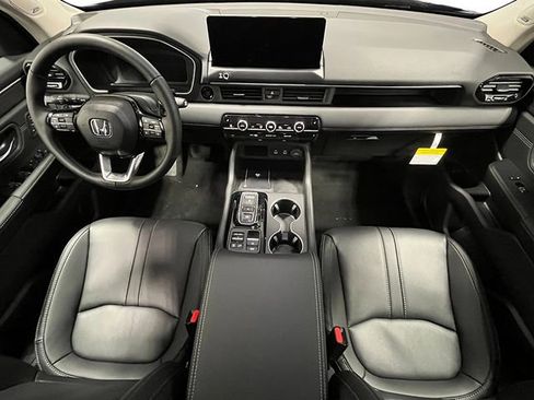 New 2026 Honda Pilot Touring image 13