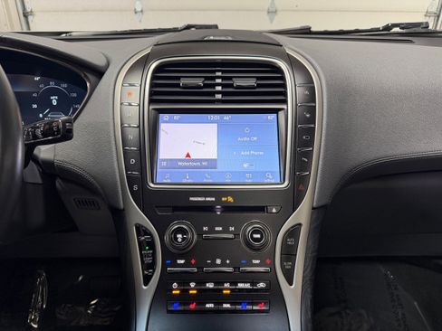 Used 2019 Lincoln Nautilus Reserve AWD/4WD image 23