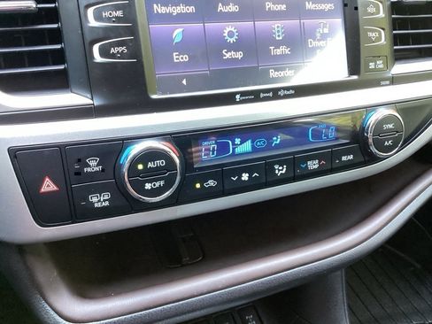 Used 2019 Toyota Highlander XLE image 55