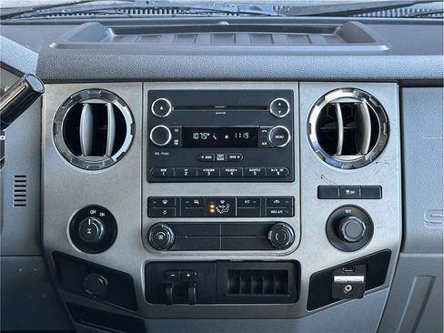 Used 2014 Ford F250 XLT w/ XLT Premium Package image 24