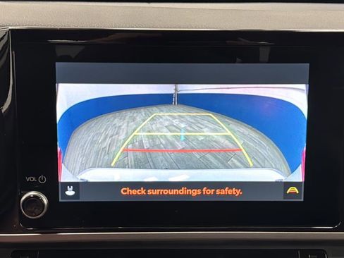 Used 2025 Toyota Camry LE image 13