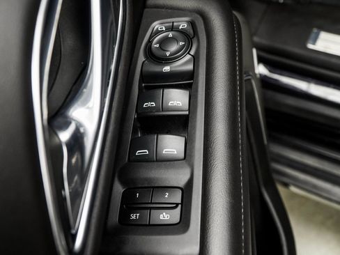 Used 2024 Chevrolet Suburban LT image 38