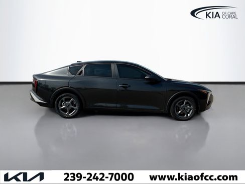 New 2025 Kia K4 LXS image 6