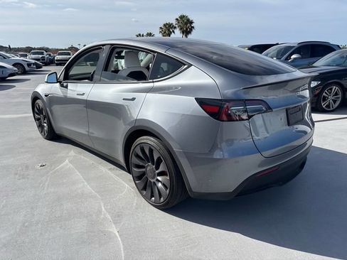 Used 2024 Tesla Model Y Performance AWD/4WD image 4