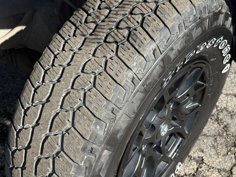 Used 2022 Toyota Tacoma SR5 w/ Technology Package image 13