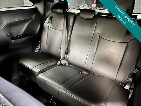 Used 2025 Toyota Sienna Platinum AWD/4WD image 16