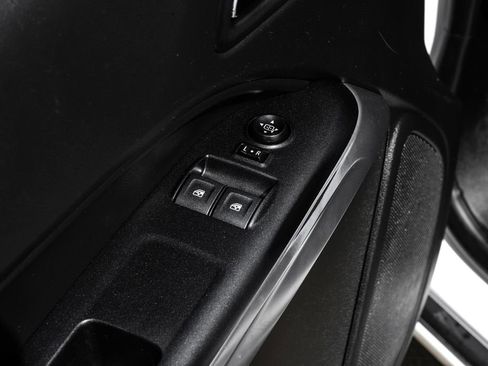 Used 2022 Chevrolet Colorado LT w/ LT Convenience Package image 40