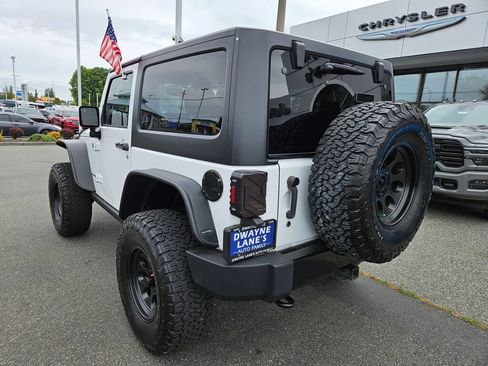 Used 2015 Jeep Wrangler Sport AWD/4WD image 3